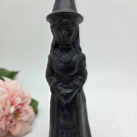Vintage Kingmaker Figurine Made with Real Coal in Wales Traditional Dress Girl - Picture 1 of 10